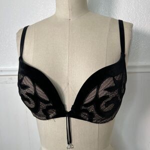 VS Victorias Secret Very Sexy black velvet bra Y2K statement piece 34C